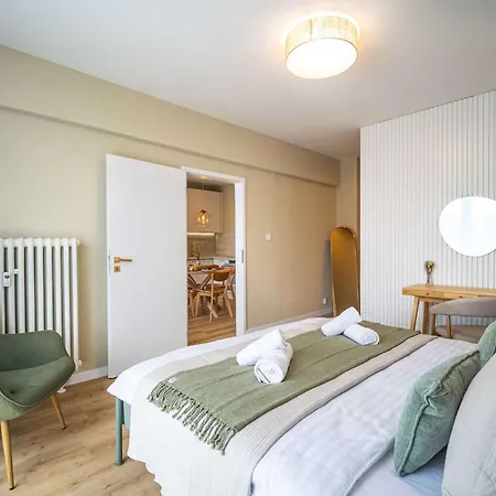 Apartmán Bright For 6 - Two Balconies & Parking *