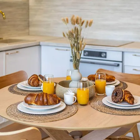 Apartmán Bright For 6 - Two Balconies & Parking *
