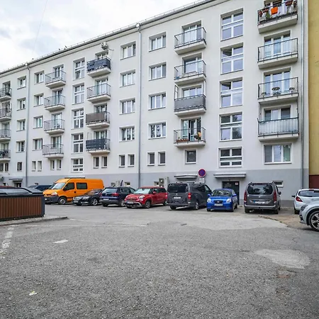 Bright For 6 - Two Balconies & Parking Apartmán Kosice
